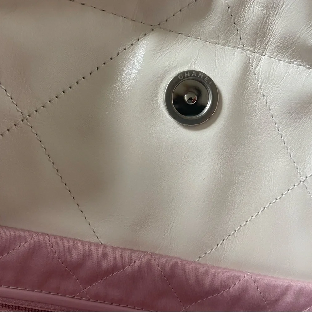 Chanel 22 bag in Ombré. Small - Picture 7 of 16